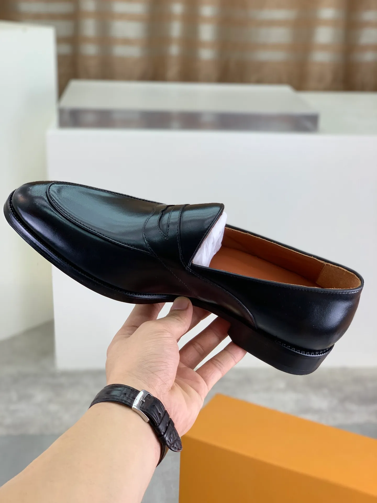 Factory price P1060 💎💎💎 L Home (genuine leather outsole series) [Louis* Denweis] - LV men's business casual leather shoes, luxurious and noble 👞All imported original cowhide, just to create a more comfortable wearing experience, upper: original high-end calfskin ➕Imported soft cowhide lining, original handmade genuine leather outsole ✔️ Color: black brown optional Size: 38-44 (45 46 can be customized (non-returnable)